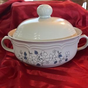 Casserole dish - stoneware